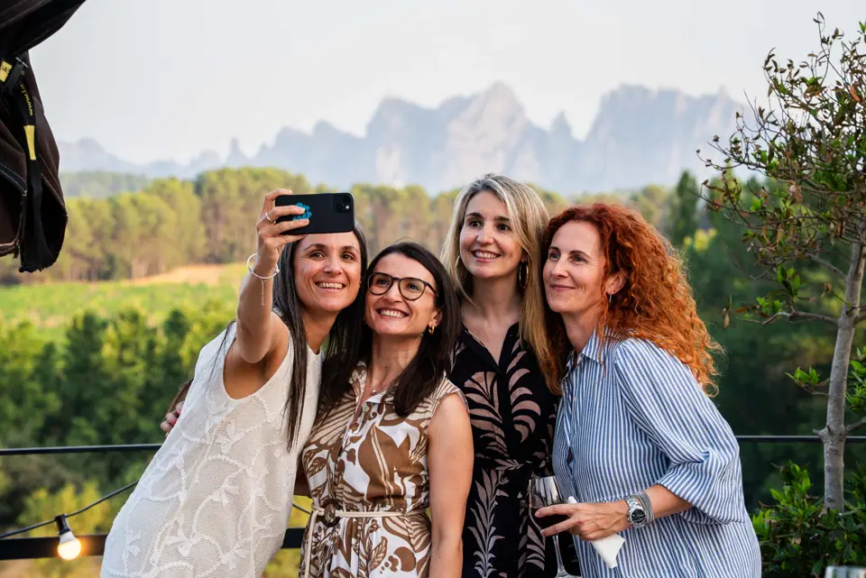 Aperitivo en los Jardines Montserrat