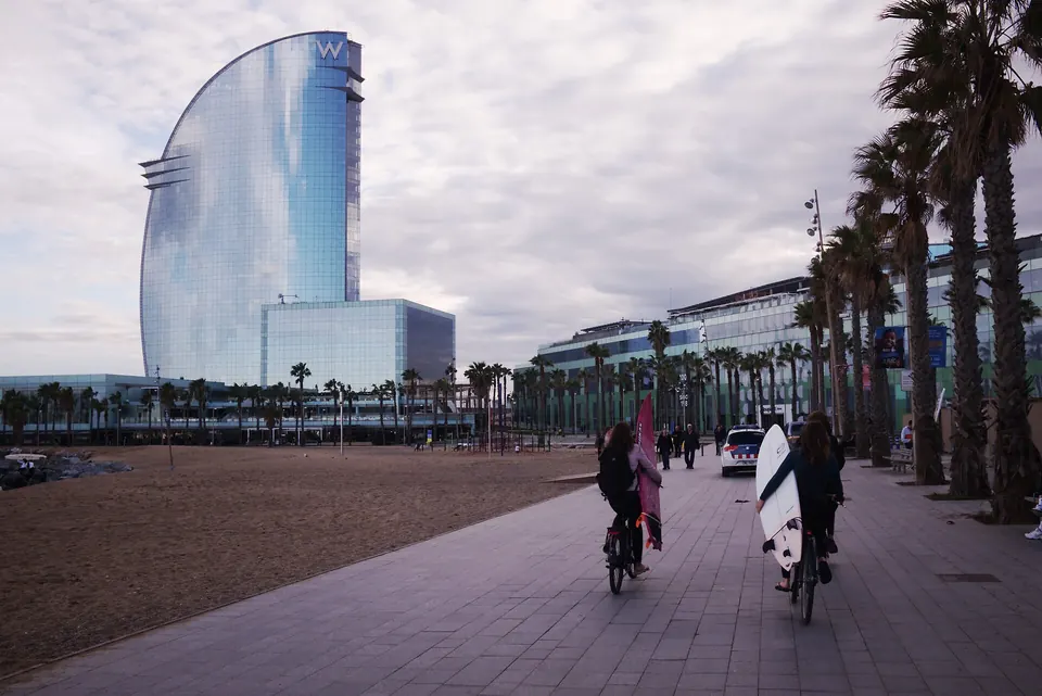 W Barcelona (6/7)